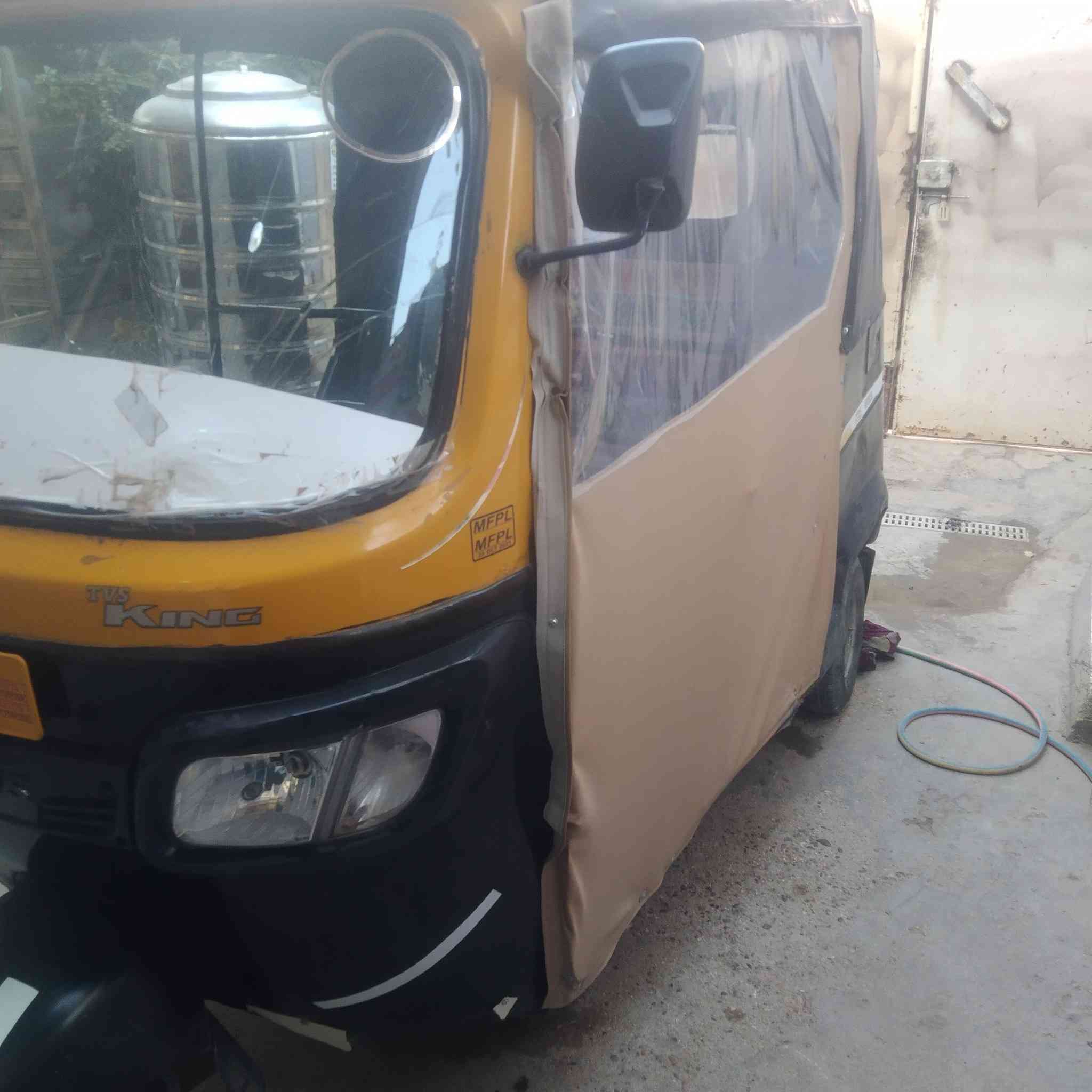 سلام عليكم تك تك للبيع 17شهر12 سعر 3مليون اوراق اصولي مكان المحموديه ***********
