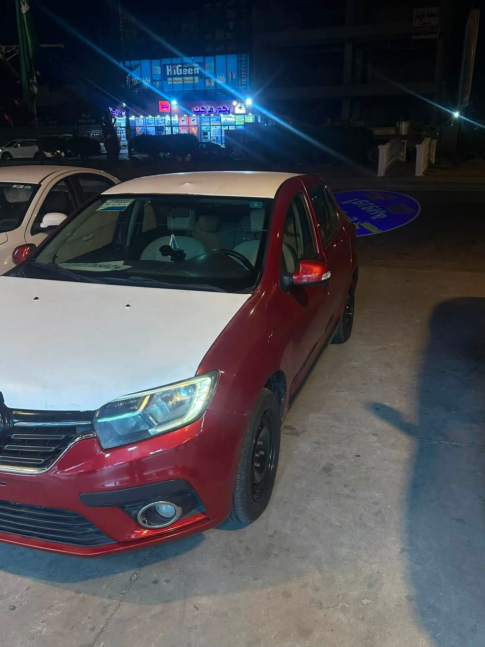 رينو 2018 سياره جداً نضيفه بيها صبغ بابين اثر جراد مكينه جديده قبل 5 ايام شادها تبريد ثلج صدر جديد كير مكفول رقم بغداد بأسمي السياره نقص برغي مابيها السعر 65 قفل عنوان بغداد جميله ***********
