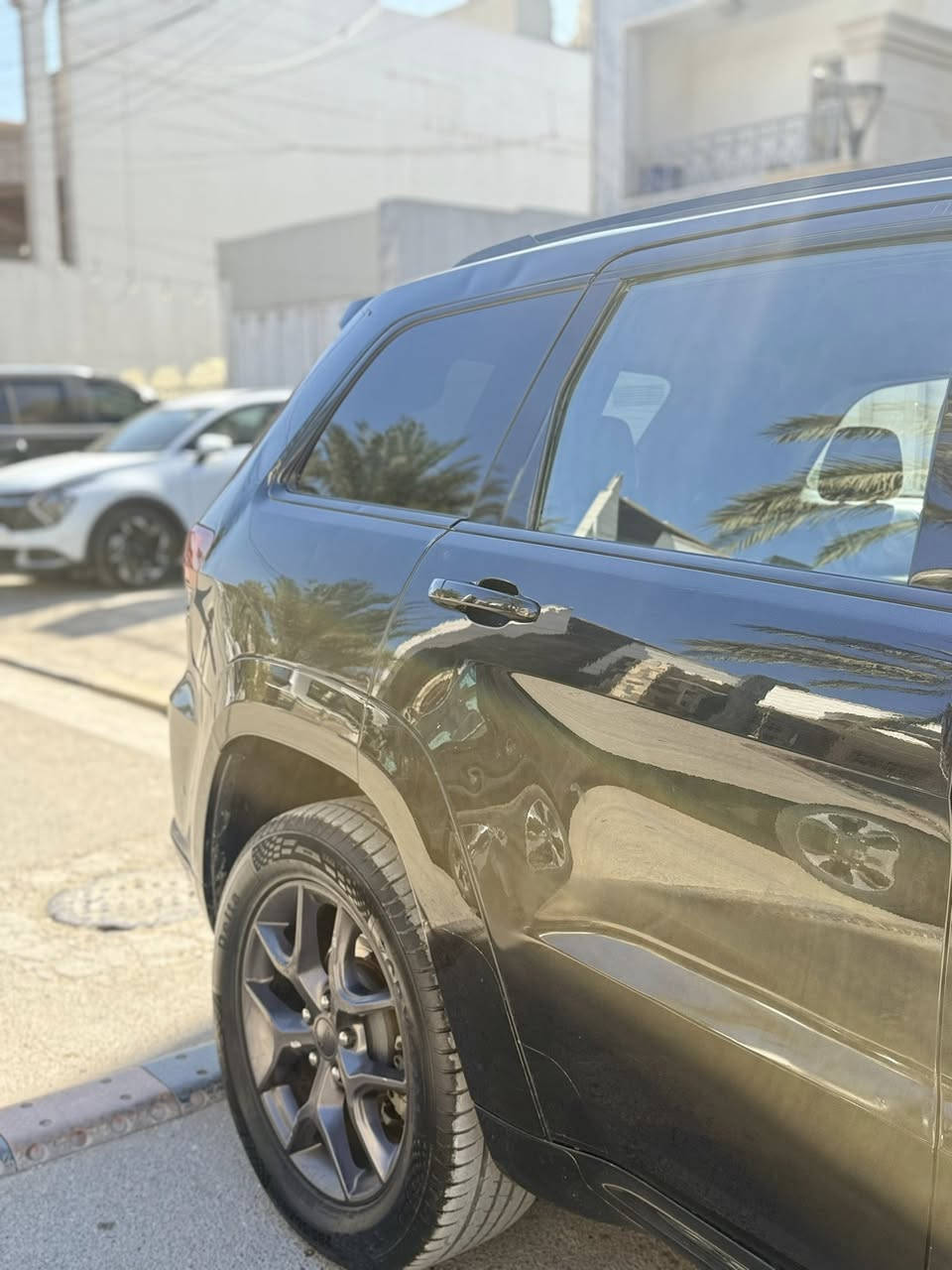 جيب موديل 20 فول 1/1 مواصفات يعني ماكو شي مابيه ماشيه 50 الف حقيقي السياره جاهزه الف ما تصرف عليه صوره الحادث بل منشور سياره بيه 5 قطع صبغ بدون دواخل بدون ارباك رقم بغداد تحويل ثاني يوم مكان السياره بغداد السعر 177وبيه مجال 
***********
