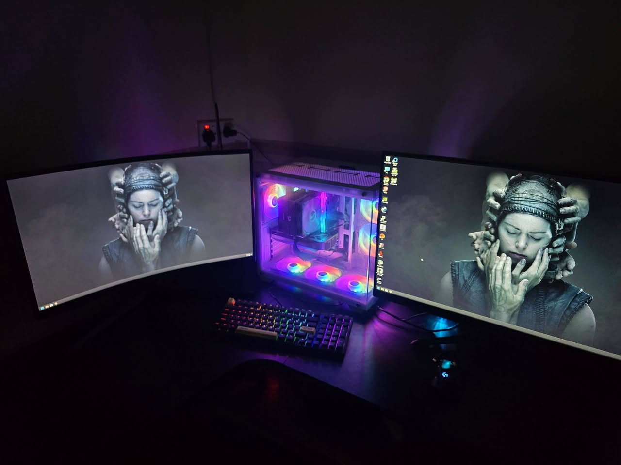 سلام عليكم شباب
🖥 مواصفات الكيس:
🔹 CPU: Intel Core i5-13400F (جيل 13)
🔹 GPU: RTX 5060 ZOTAC 8GB
🔹 RAM: 32GB T-Force 3200MHz
🔹 Motherboard: Asus B760-P
🔹 Storage: 1TB SSD NVMe  
🔹 PSU: Cooler Master 750W 
🔹 
🖥 الشاشات: 1️⃣ LG UltraGear 32"
2K QHD
165Hz
Flat
2️⃣ Samsung 27" Curved
2K QHD
144Hz
⚡ UPS: Falcon 3000VA
🪑 كرسي كيمينك 
🪑 ميز كيمينك شكل L واسع ومريح
✅ تشغيل صامت وأداء ثابت
✅ بيع كامل فقط (ليس تفريق  أو اذا تحب تختار شاشة وحدة هم يرهم)
💰 السعر: كامل الغراض ويا الشاشة سامسونك مليون أو 600الف 
كامل الغراض ويا الشاشتين
مليون او800الف 
كامل الغراض ويا شاشة lg مليون 700او بيه مجال
📍 الموقع: كركوك قضاء داقوق 
📞 للتواصل: خاص / واتساب  ***********
