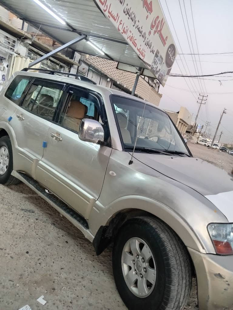 باجيرو موديل ٢٠٠٧ صبغ قطعتين جاملغ وبنيد كير ومحرك كفاله تخم تاير حداديه. فتحه بالسقف شايه كامره سنتر لك.. دواخل جديده مابيها اي خياس ولاتعمير محرك ٣٠٠٠بلادي المرغوب سعرها ٨٦ ورقه او مراوس مكانها كربلاء مكلف بالنشر تلفون صاحبها ***********.. ***********.. عدنه وكاله عامه تحويل عقد مروري.. اليعجبك السياره نضيفه.. وجاهزه....  ٧ راكب كربلاء, العراق
