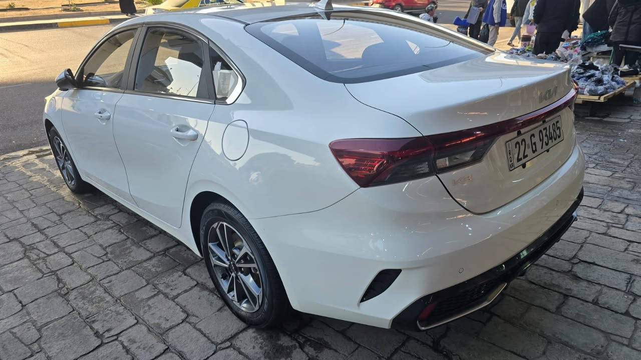 السلام عليكم عندي كي 3 للبيع موديل 24 اخت الزيرو ماشيه 18 ااف حقيقي السياره كفاله عامه عده كسر بسيط بدعاميه الخلفيه ومصلح تشوفه بعينك موصفات فول معروفه فتحه بصمه شاشه كاميرا حياسات امامي خلفي السعر 143ورقه مكاني الكاظميه ***********
