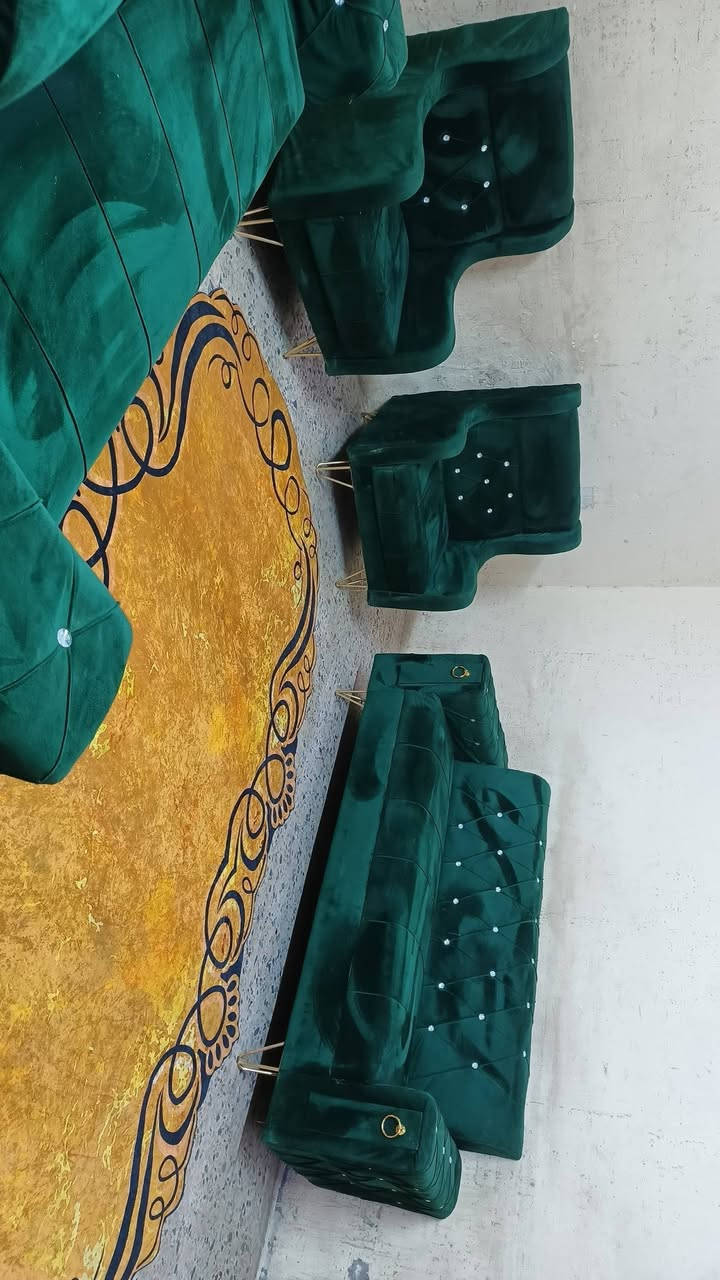 تخم 8 مقاعد نضيف جدا نضيف سعر 200 وبي مجال  مكان البياع يوجد توصل بكروه رقم يوجد وتساب ***********
