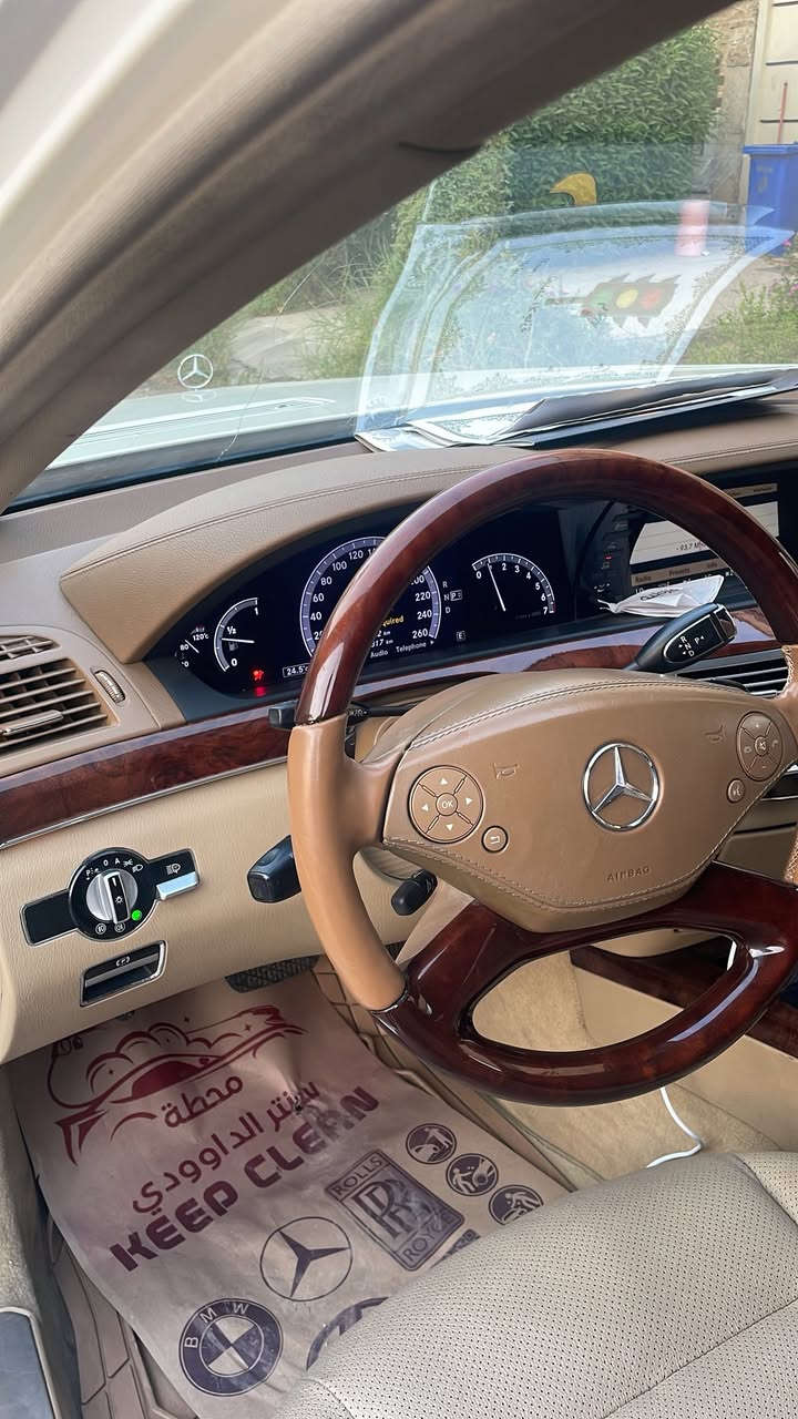 مرسيدس 550S
Mercedes-benz

نوع السياره - s-class 550 Twin turbo
الموديل -                — 2013
حجم المحرك     —  V8 —    

ماشيه         — 136km—      الف حقيقي
—————————————————
                     الموصفات
1- باب طويل
2- داخل بيج
3- بيبان شفط
4- جنطه شفط 
5- جنطه كهرباء
6- بانراما
7- لايت زنون
8- لايت ترحيب 
9- لايت داينمك وينه فره الستيرن
10- زراك لايت
11- رادار امامي 
12- حساس مطر
13- قياده ذاتيه
14- تحديد مسار 
15- كامره خلفيه
16- حساس امامي خلفي
17- ستيرن كهرباء 
18- شفتات ستيرن 
19- تدفئه ستيرن 
20- لد دشبول متغير 
21- ثلاث وضعيات قياده 
22- الكشنات الاماميه تدفئه وتبريد
23- الكشنات الاماميه مساج
24- كشن السايق هزاز 
25- الكشنات الخلفيه تدفئه تبريد
26- تجاوي الراس الخلفيه قلابة
27- 5 بردات
28- شاشات خلفيه
29- ريموت تحكم بل شاشات الخلفيه
30- سستم صوت Harman Cardin
31- مري قلاب + شفط 
32- سيدي جينجر
33- تبريد منفصل 
34- جوبلسات تتعلى وتتنصه السياره
35- جام + بانرما ينقفلن وحدهن من تقفل السياره
——————————————————————السيارة وارد كندي تقرير غرق
ملاحظة- السياره بيهة فقط الدعاميات صبغ  فقط رش كان بيهم شخوط ورشيتهم وبيها بارد كد ٤ اصابع بالچاملغ  وبالباب
————————–—————————————
السعر 23000$ للبيع او مراوس

الي ميعجبه السعر يترك كلمه حلوه مثله 
———————————————
اتصال ***********
مكان السياره بغداد
