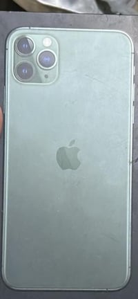 ايفون 11 برو ماكس جهاز نضيف مع ملحقاته مبدل بي فقط بطاريه ام الضمان سع...