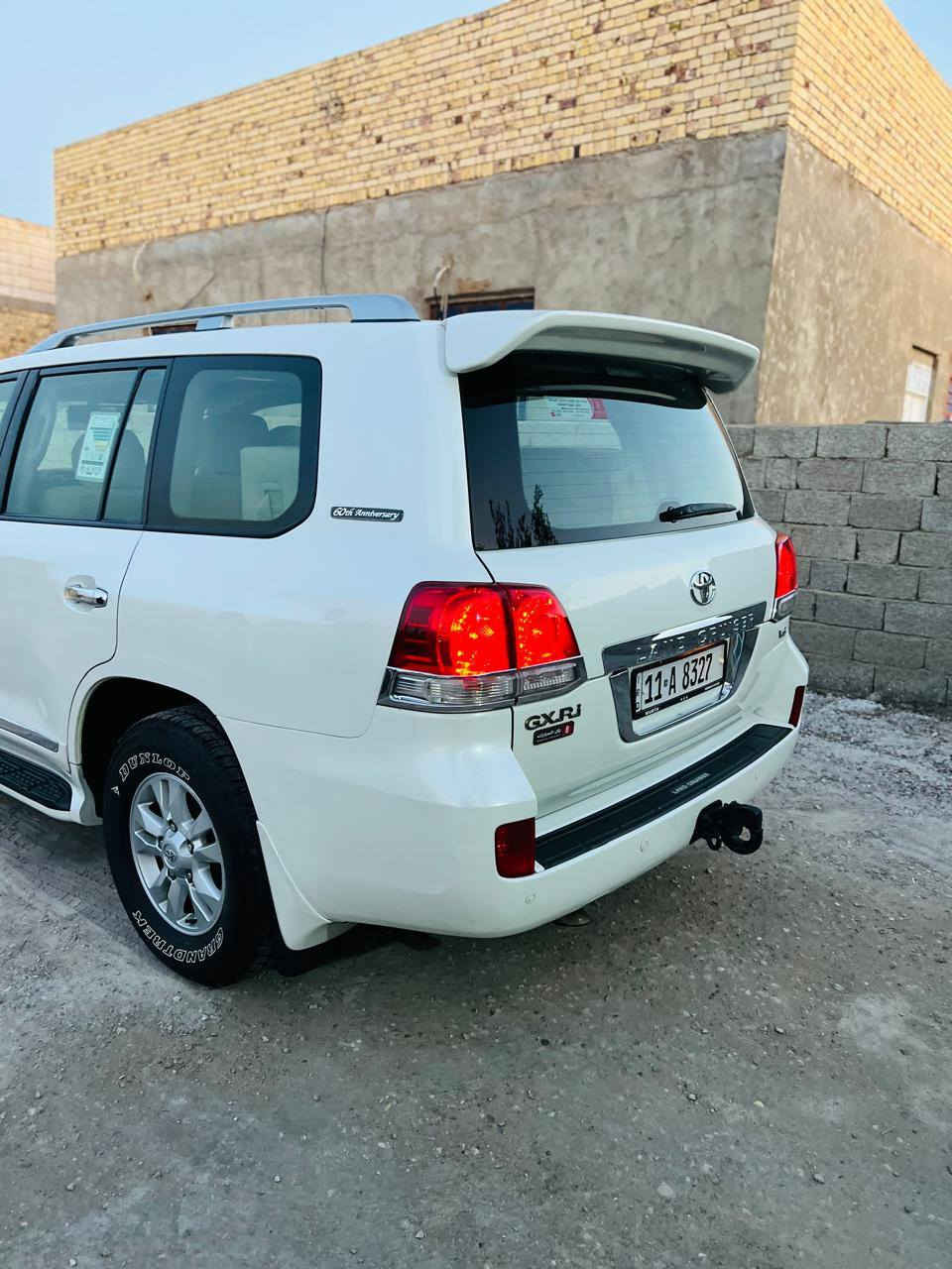 . لاندكروز بريم ستينيه 2011 رقم بغدآد بسمي سنويه 2030   السياره مكفوله عامه من الضربه والصبغ  فتحه سلايد روف   بصمه تشغيل  بصمات ابواب 2 زراك لايت مري شفط ترحيب
مقاعد كهرباء  جلد 7راكب داخل جديد جدا  فورويل 
 محرك 6 سلندر 
3 قطع تبريد  سياره مناقصه كلشي جيده جدا 
 رقم تلفون *********** 
***********
