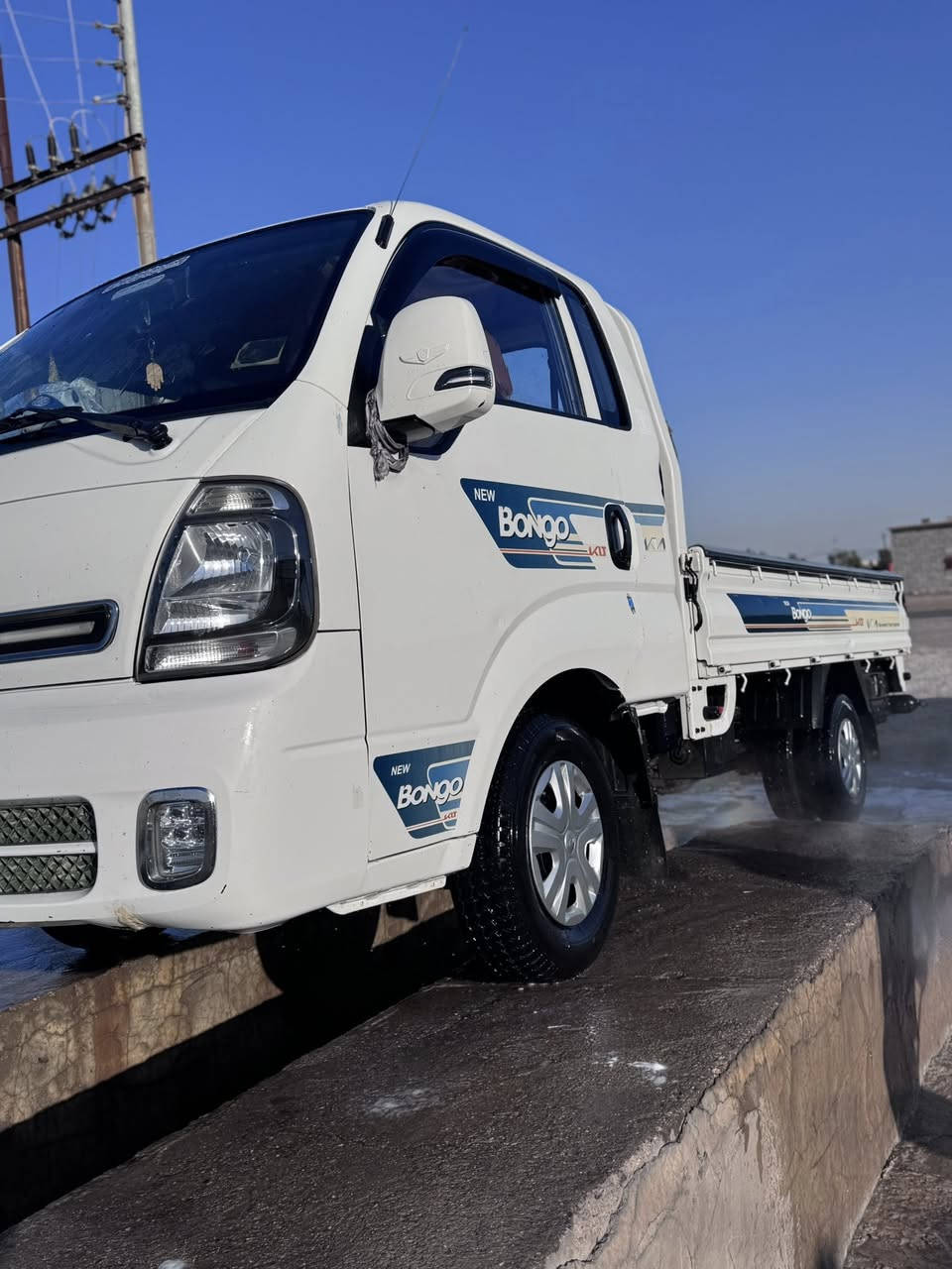 كيا حمل 2021. محرك 2700.  رقم واسط الانكليزي باقي بس تشد لوحات   مكان السياره واسط قضاء الحي 
رقم صاحب السيارة ***********
