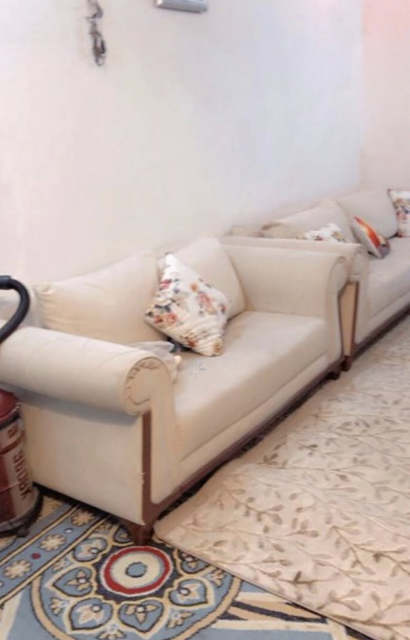 تخم للبيع 10 مقاعد لون اوف وايت تركي درجه اولى ماخذته بمليون و50 يشهد الله مصارلي سنتين واريد ابيعه لان مكان ماعندي واريد احول الهول غرفه والغرفه هول وصغيره متكفي التخم


**إذا كنت صاحب هذا الإعلان وتريد حذفه لأي سبب، رجاءا أرسل رسالة إلى الدعم الفني**