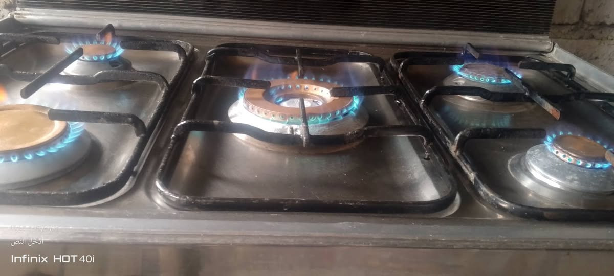 طباخ تكنو مصري شقال بل شرط عل فحص سعر وبيه مجال لاتصال ***********
