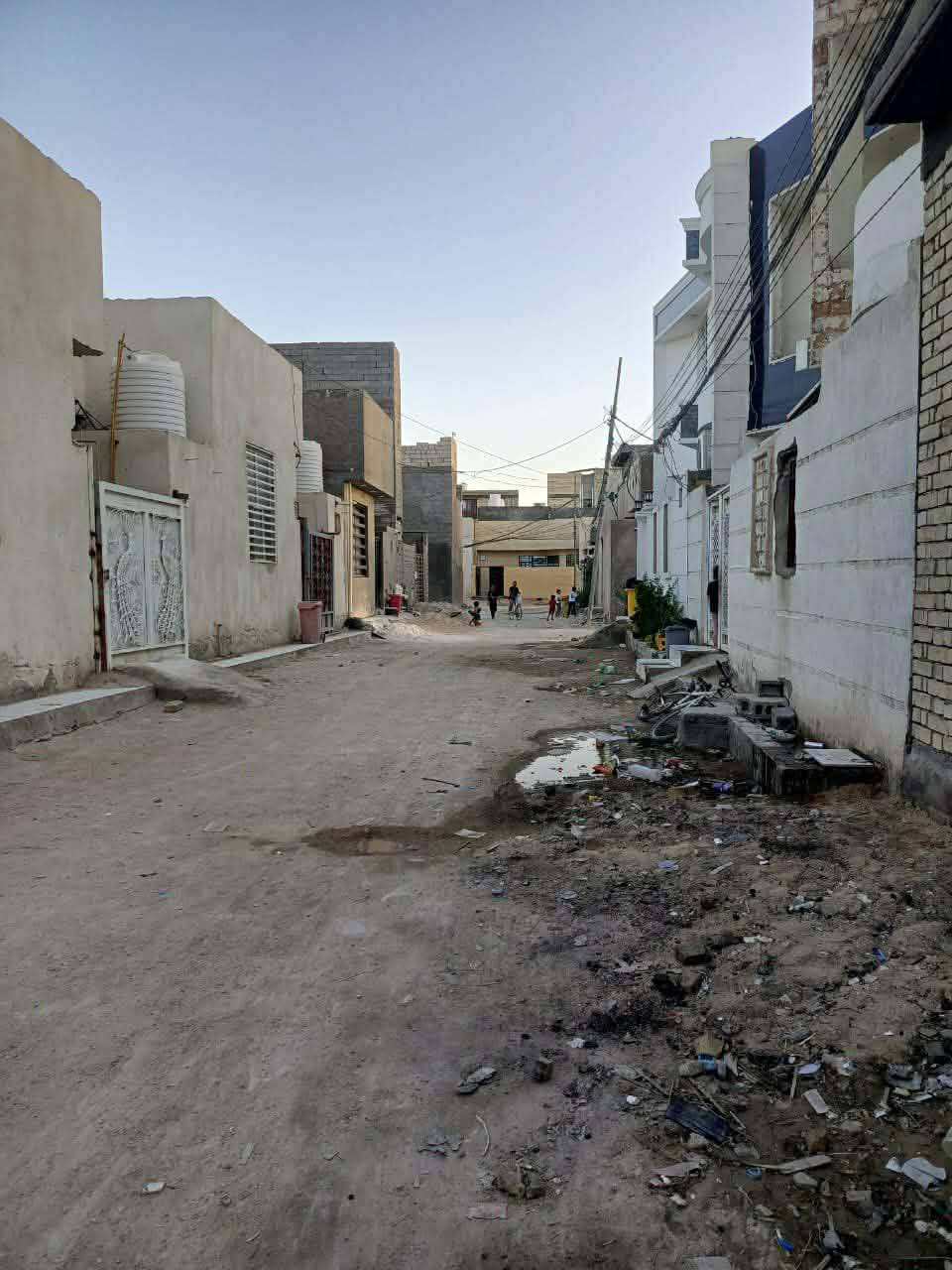 السلام عليكم هيكل للبيع مساحة 100 متر ورة الامام الحر ع بشارع النفوس القديمة بناء طابوك جمهوري السعر 75 وبي مجال قليل الشراي يتصل ويدلل ما متواجد خاص اتصل وبيك خير ودلل ***********
