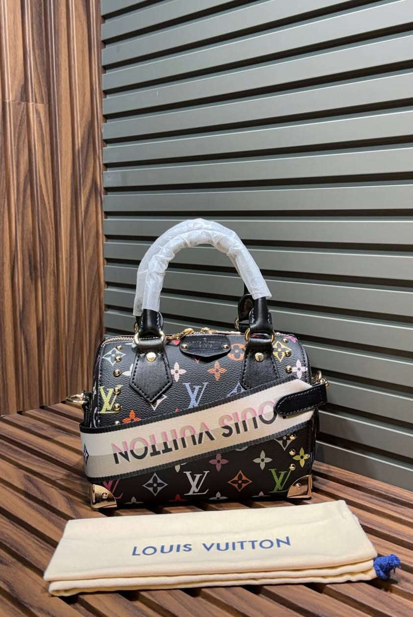 من المصنع مباشره
 حقائب نسائية  ماستر كوبي كواليتي عالية 
 لطلب للأنضمام ‏تابع قناة Hamoud bag في واتساب: https://whatsapp.com/channel/0029VbBYql5IyPtT3NnOT83d


**إذا كنت صاحب هذا الإعلان وتريد حذفه لأي سبب، رجاءا أرسل رسالة إلى الدعم الفني**