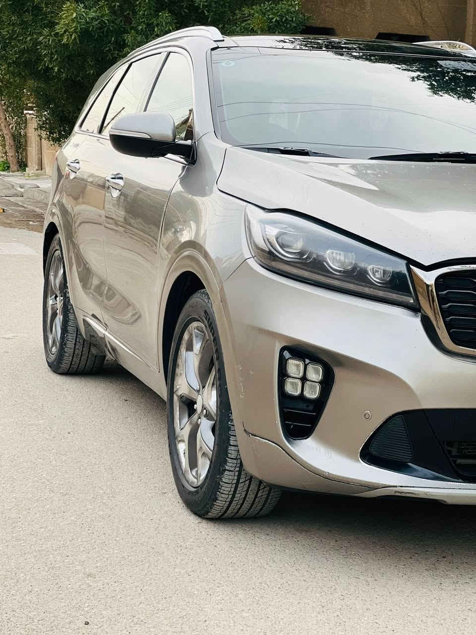 سلام عليكم سورنتو موديل 2018فول مواصفات sxامريكي حادثها جاملغ وبنيد فقط مري شفط بصمه ثلاث وضعيات قيادة بنوراما مري قلاب عند الرجوع شاشه جبيره تدفئه بل كشنات الاماميه كشنات جلد خزن ميموري بل كشن كشنات كهربائيه جنطه كهرباء 7راكب ثلاث قطع تبريد مكينه v6 كير مكينه مكفوله شاشه دجيتال ثلاث عدسات زنون بلادي نقطه عمياء بل مري حساسات خلفيه جام اربع اوتو بحادثه بدون دواخل 
السعر 225 وبيها مجال 
الاستفسار ***********
