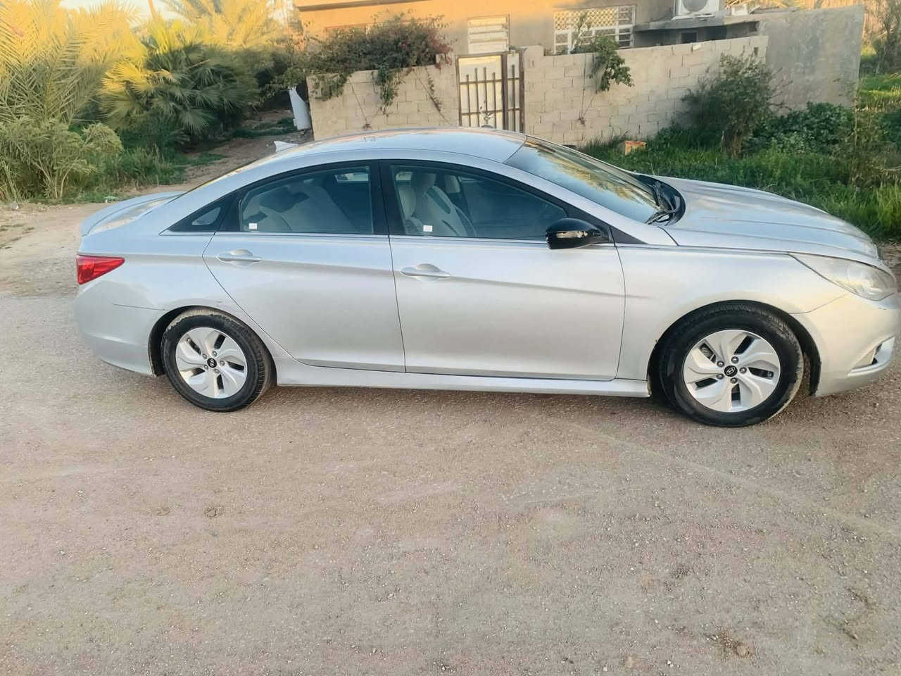 السلام عليكم 
سوناتا موديل 2014،وارد أمريكي،  باسمي،رقم ذي قار،حادثها 3 قطع باب ايمن امامي وجاملغ امامي و بنيد وبيهه تعديل وتعمير بالشاصي بسيط ،مكان بابل،سعر 94 وبيهه مجال .

رقمي ***********
