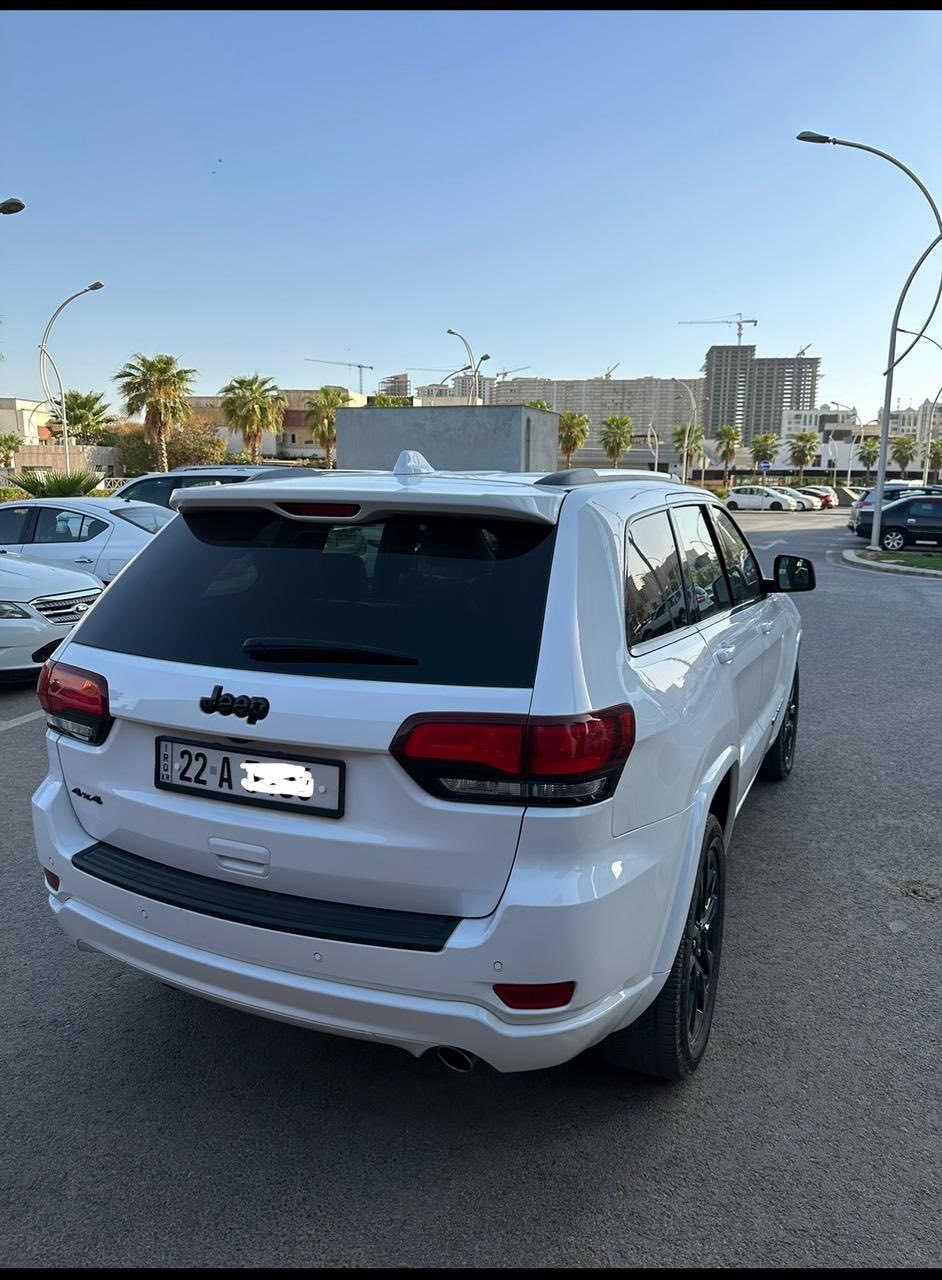 Jeep Grand Cherokee 2020 Black top
ماشية٨٤٠٠٠ كم
 تشغيل بصمة
كاميرا 
تشغيل عن بعد
 کوشنی شامۆ و جلدە/ كشنات كنتارة وجلد
صندوق كهرباء/ سندوق کارەباییە
رادار
ستيرن تدفئة / سوکان گەرم
نقطة عمياء
مكينة ٦ سلندر و ٣٦٠٠ على وضع وكالة
سيارة بها جاملغ صبغ وشوية من بونيت  بس بدون دواخل و اير باك ما طاق/ ئۆتۆمبێلەکە چاملغ و کەمێک بۆنیتی سوبغە بەس بێ ئەوەی ناوەوەی گرت بێت و 
پەرەشوتی نەتەقیوە.
نرخی 295 وەرەقە
سعرها 295 ورقة
تلفون
***********
