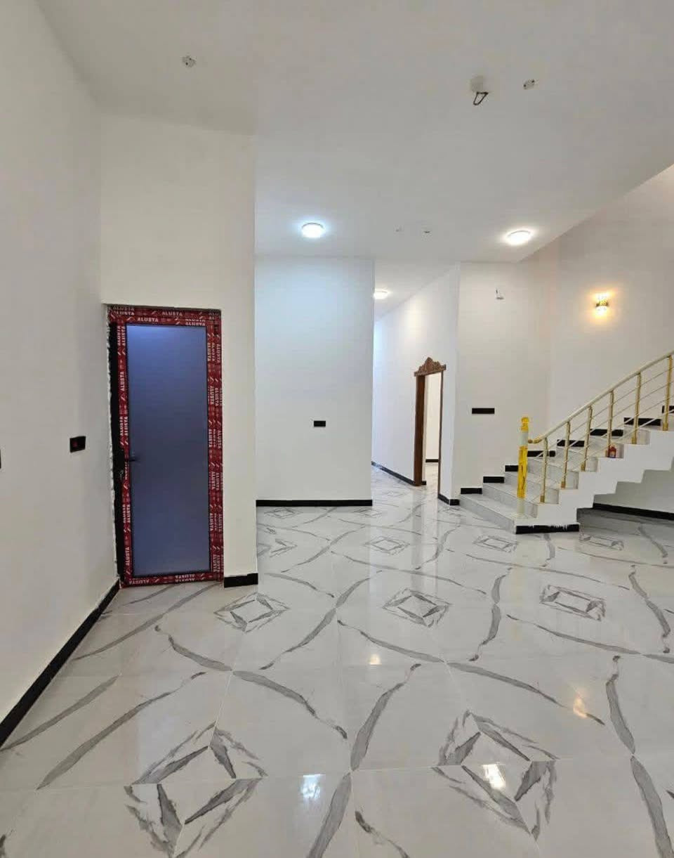 🏡 بيت للبيع – أبي الخصيب / محيلة طريق سيد حامد 

📐 المساحة: 250 متر طابو زراعي عراقي 
🗓️ سنة البناء: 2026

✨ يتكون من:
• 3 غرف نوم
• صالة واسعة
• ديوان خارجي
• كراج كبير
• حديقة
البيت مابي اي نقص 
✔️ جاهز للسكن مباشرة

⚡ كافة الخدمات متوفرة
📍 منطقة هادئة وشوارع مبلطة

📞 للاستفسار: *********** البصرة, العراق
