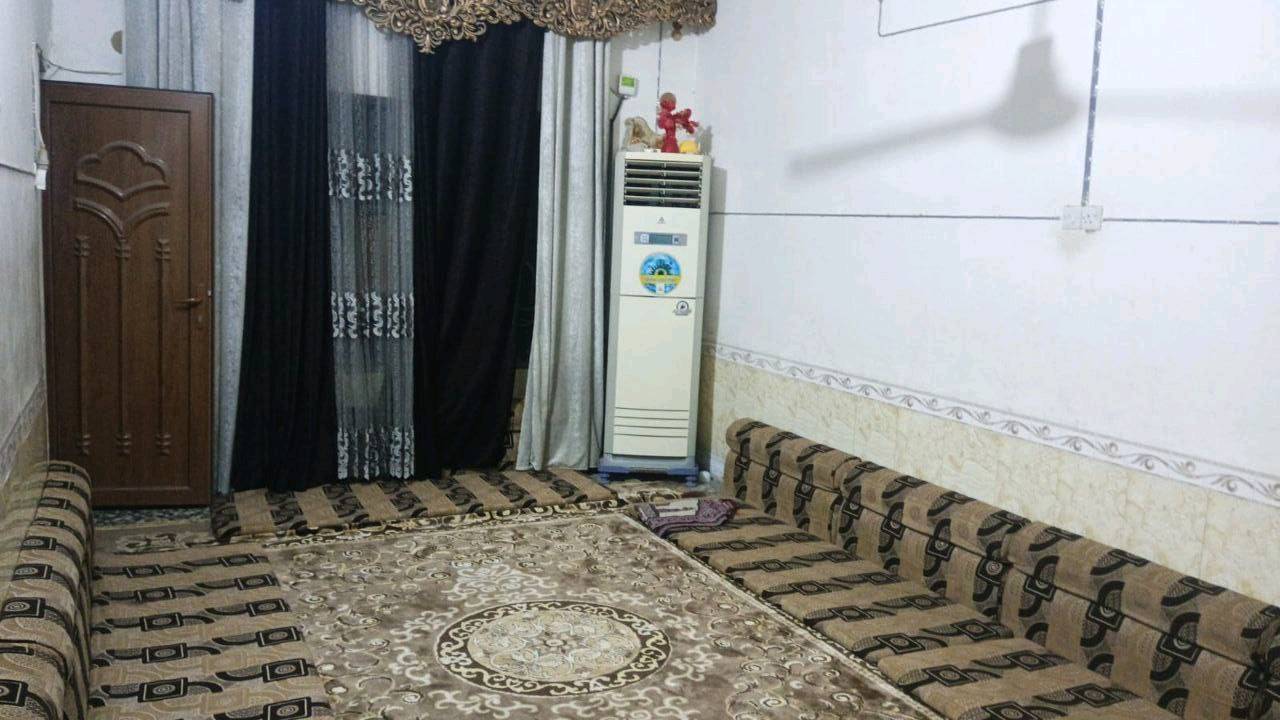 للبيع بيت كربلاء 
طابو صرف  مساحه ٢٠٠ على شارع تجاري يربط بين حي العامل وحي الغدير 
طابقين الطابق الثاني بيت معزول غرفتين نوم وصاله واستقبال وصحيات ومطبخ

مكانه راقي
#سعره ٣٥٠ مليون

للاستفسار اكثر يرجى المراسله خاص لأعطائكم الرقم