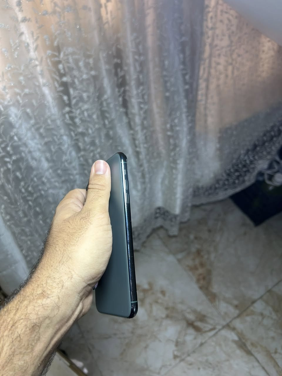 ايفون 11برو ماكس نضيف
300الف 
***********

