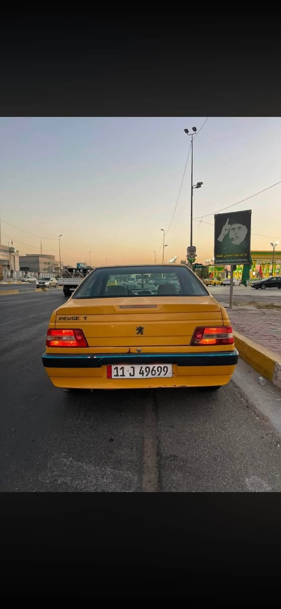 سلام عليكم  بيجو اكد 2016 بيها بس جاملغ بار بدون اي ضربه
تخم تاير جديد 
باتري جديد 
دوشمه 
السياره جاهزه للاخير 

جاهزه للاخير كير مكينه تبريد بشرط رقم بغداد 
شرط التحويل 42 وبيها مجال 
***********
