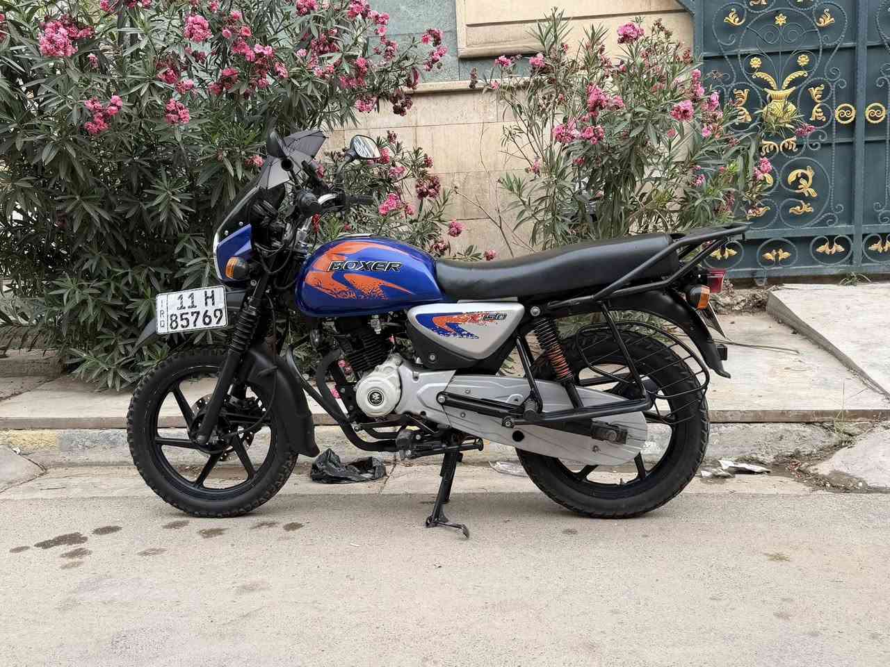 السلام عليكم بوكسر موديل 23 نزول 24 مرقم لوحه وسنويه باسمي هزه جديده تحويل ثاني يوم (مكفوله كفاله عامه) جديده الدراجه ماشيه 28 الف حقيقي مكاني الحريه الدولعي
***********
