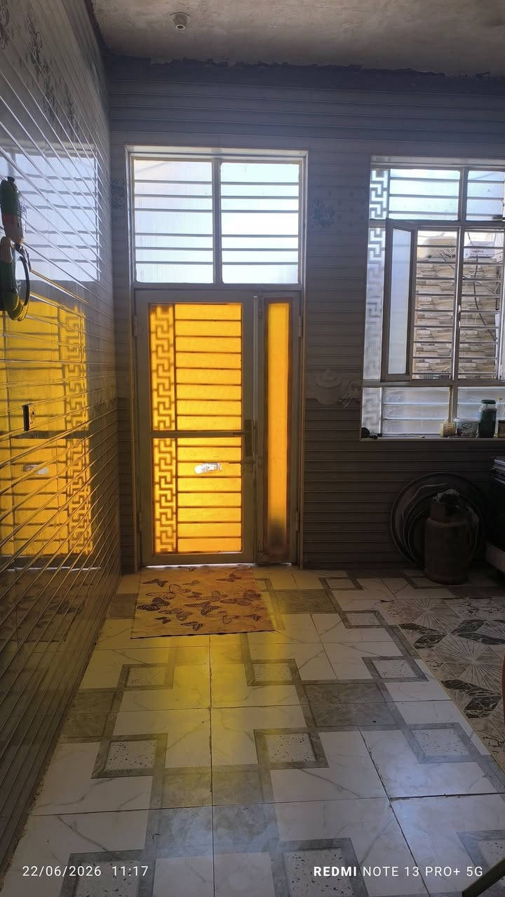 سلام عليكم بيت للبيع المساحه 150 الموقع قرب أم عواد جوابه نزلت الجامع للاستفسار عل رقم ***********
