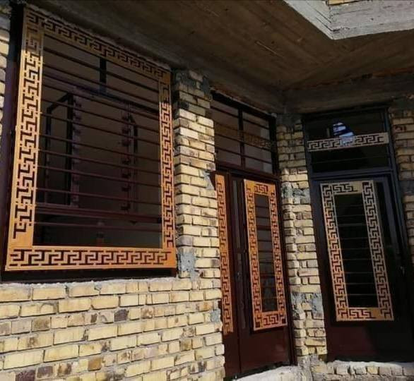 صبغ بيبان وشبابيج بلسعار المناسبه القطعه كرسته وعمل ب ٢٥ بس عمل القطعه ب ١٠ الهاتف ***********
