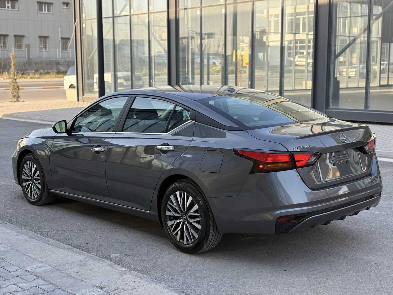 نيسان التيما 2025 
مواصفات SV : فقط ماشيه 180 ميل يعني زيرو

جاملغ و بنيد صبغ بدون دواخل 
شاصي و لغد و راديترات مكفوله بشرط 
كير و محرك وحجر بيئه وكهربائيات بشرط 
السياره ماشاءالله كلش جديده و نظيفه
بدون شخوط وبارد و رصعات 
من الدعاميه للدعاميه بشرط الفحص 
رقم كاتي ويا ٣ اشهر للترقيم مكان السياره سليمانيه

واتساب : ***********
