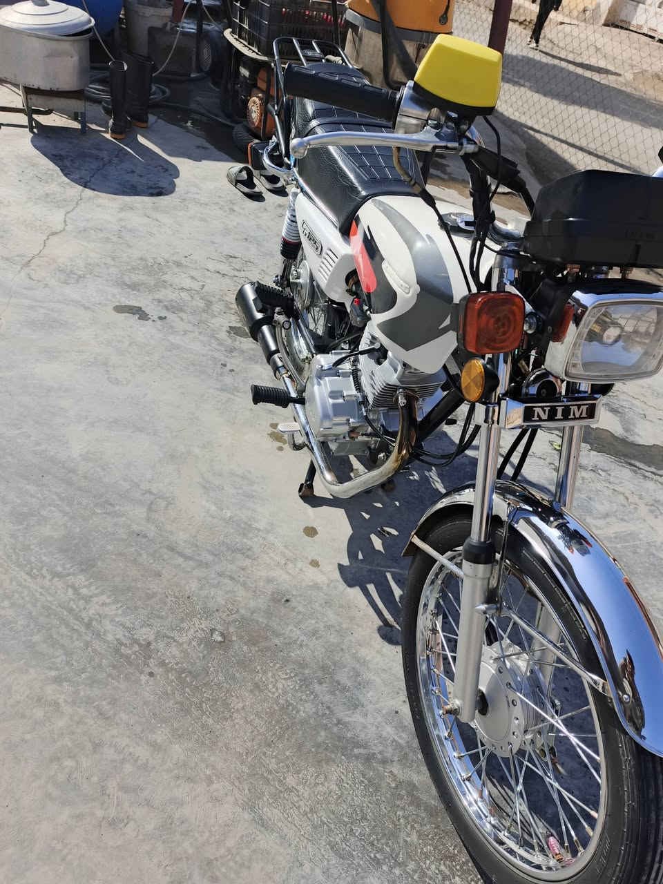 دراجه نامه متياز 25
كهربيات كلها شغاله
محرك برغي ماملعوب بي
سعر 600وبيها مجال المكان بعقوبه خريسان رقم تلفون ***********
