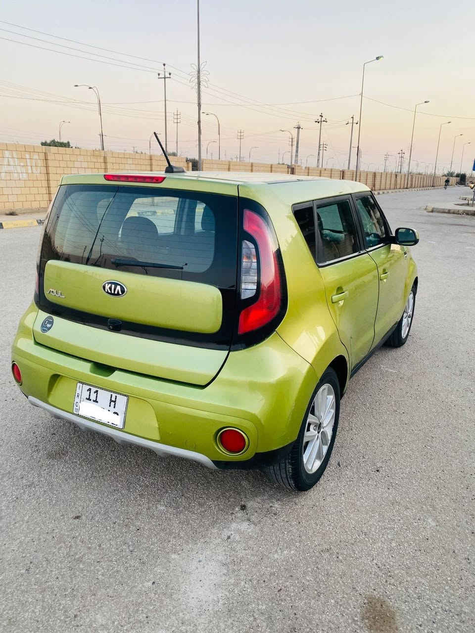 سلام عليكم للبيع صول رقم بغداد ٢٠١٩ محرك ٢٠٠٠ ماشيه ٧١ سيارة جاهزه من كلشي بيها صبغ ٣ قطع بدون شاصي ولغد شرط السعر ١١٥ وبيها مجال اتصال ***********
