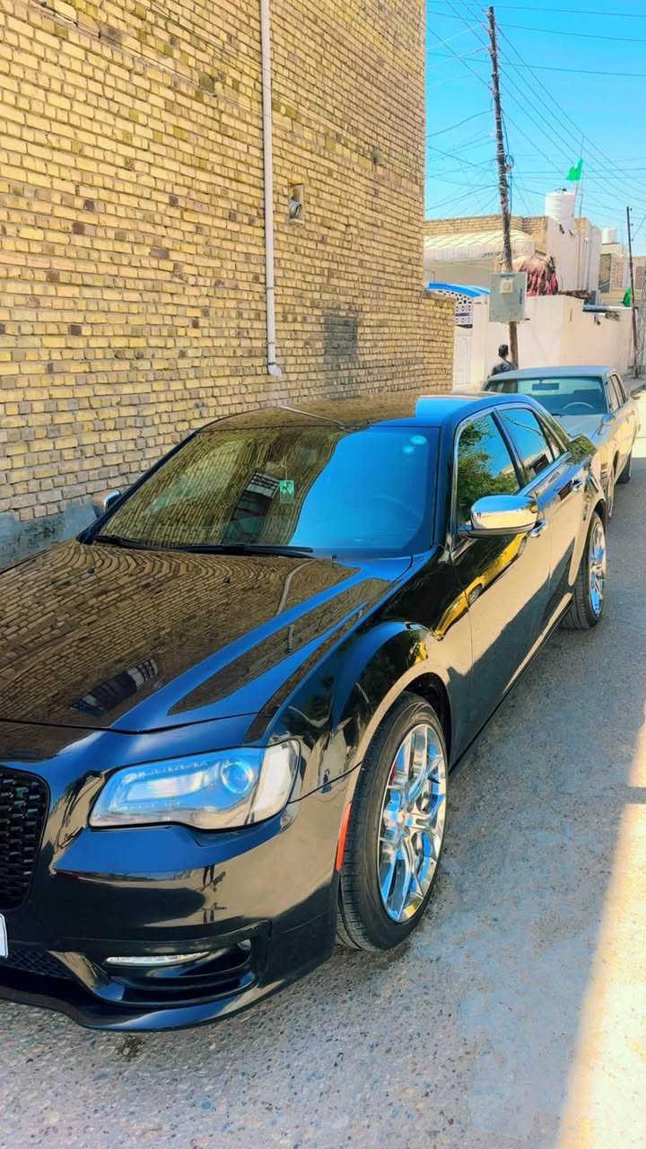 كرايسلر اوباما 
موديل 2013 
 رقم شمالي دهوك 
السياره ناقصها بس حداديه 
كامله من جميع الجهات تبريد كير مكينه تخم تاير كله جديد وكفاله  
السونار موجود بلصور
155  بيها مجال حك الجيه 
مكاني ميسان  ***********
