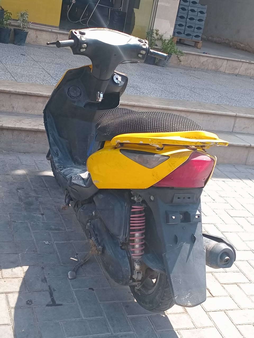 سلام عليكم دراجه ثعلب للبيع مكفوله السعر خاص ***********
