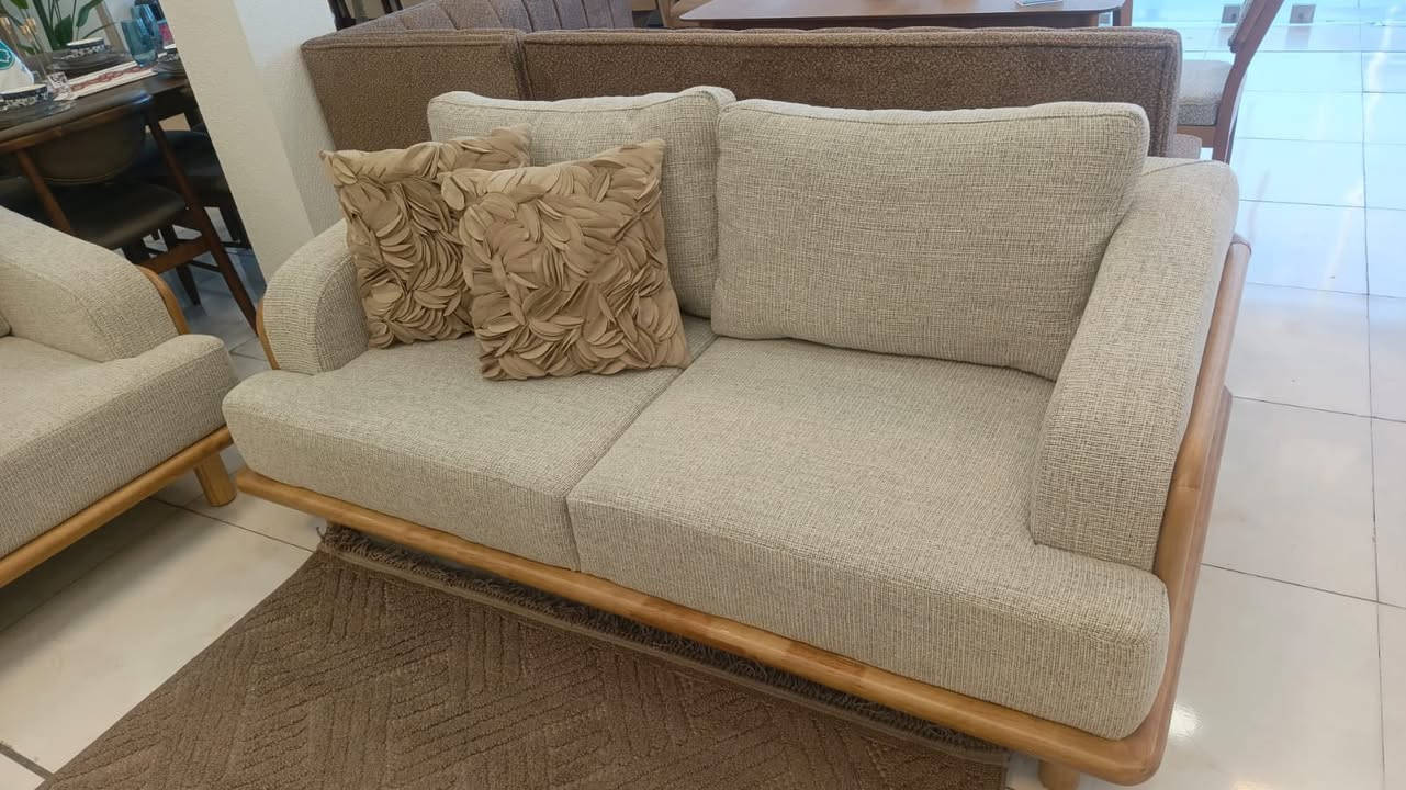 السلام عليكم،
للبيع تخم ٧ مقاعد تركي خشب زان 
جديد غير مستخدم تم شراءه قبل شهر، سبب البيع لم يناسب قياسات الاستقبال
الموقع: بغداد قرب سريع المطار
السعر 1,350,000 بي مجال بسيط 

للاستفسار الاتصال على ***********
