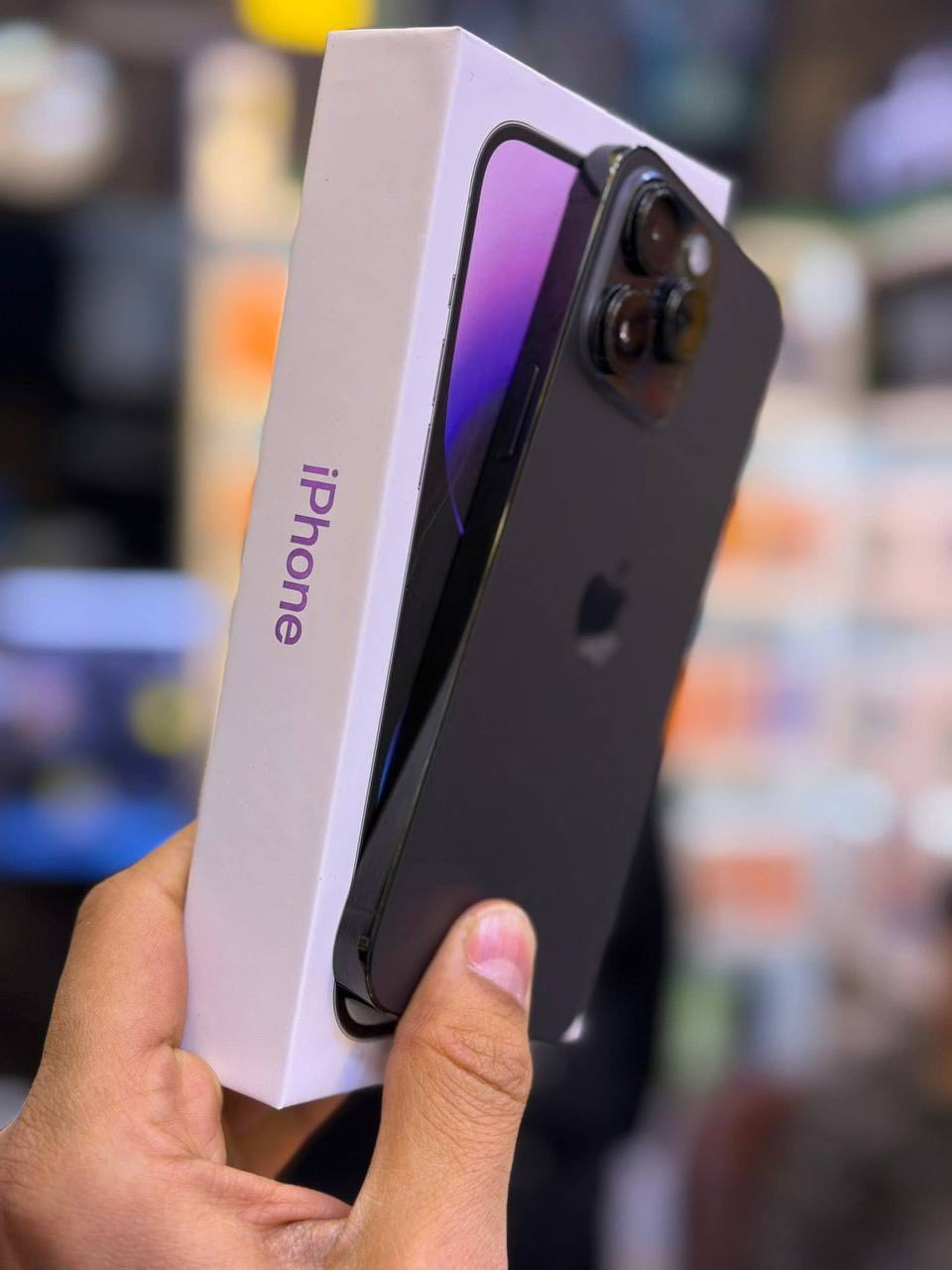 ايفون 14 برو ماكس دبل سيم كارت وكاله اصلي  ذاكره 256 بطاريه 91 جهاز  نضافه شخط واحد مابي داخل ضمان وكاله مع ضمان 5 ايام من مركز وين ميعجبك افحص على حاسبه كله نورمال وتر بروف الون مميز الاسود  
السعر 900 الف قفل اقوى سعر العنوان بغداد البياع 

***********
