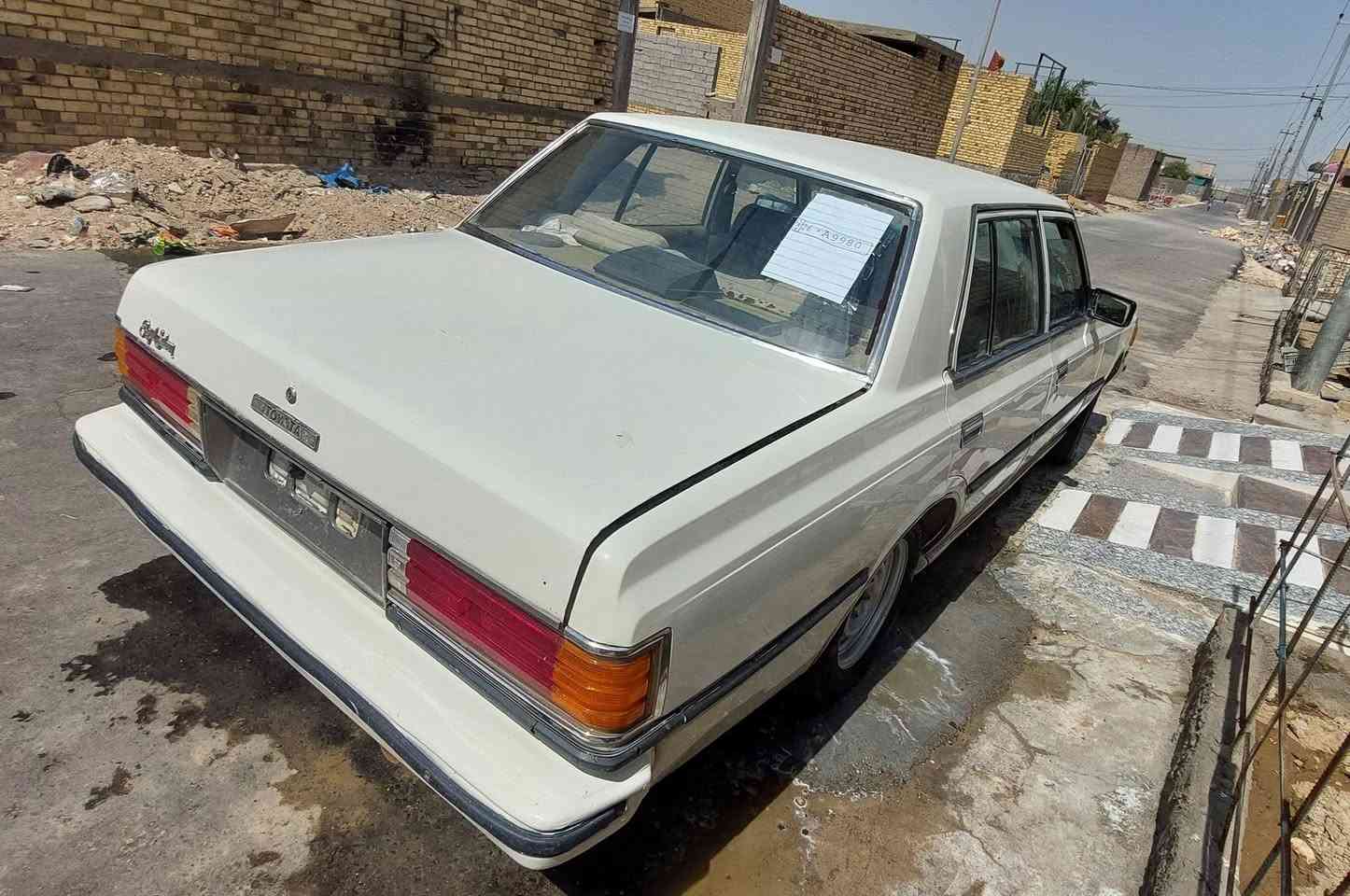 السلام عليكم
للبيع 
كراون سوبر موديل 1982 
السياره مصبوغه عام جماليه صبغه كلش حلوه
مكينه وكير كفاله 
رقم انكليزي 
مداور ثاني يوم سنويه 2030
حداديه تواير جدد
السعر : 36 وبيه مجال  
العنوان: ناصريه سوق الشيوخ 
الهاتف: ***********
