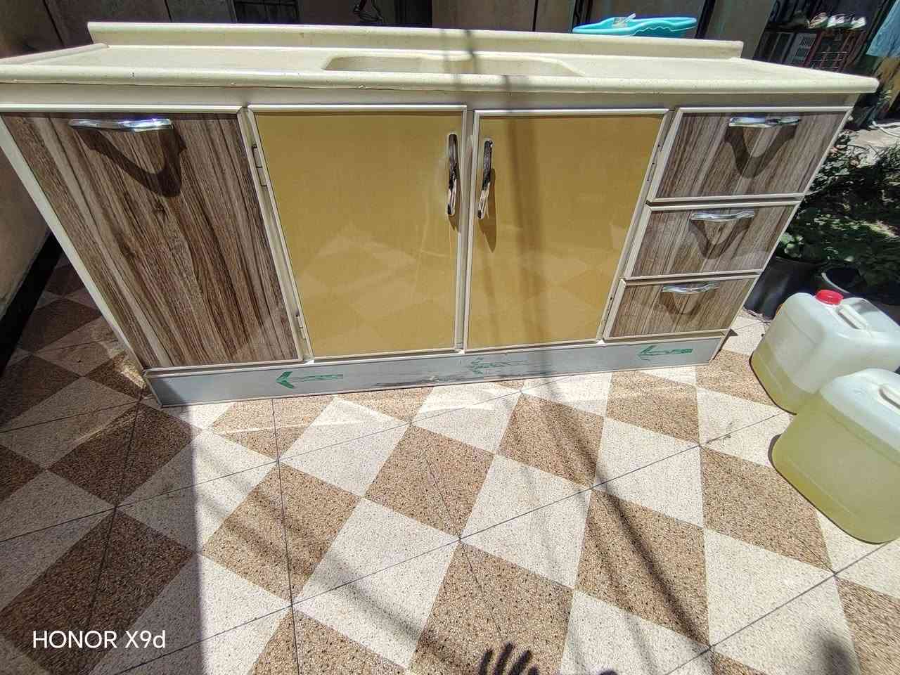 سنك مرمر مستعمل اخو الجديد تسكام طول مترين سعره ٢٥٠ بي مجال بسيط للاستفسار الاتصال على الرقم *********** متوفر واتساب

