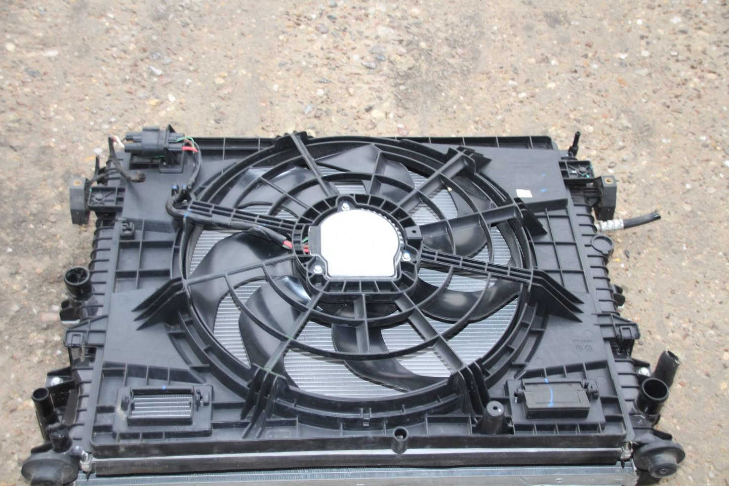 كل ما تحتاجه لتبقى على الطريق تجده في متجر Jps Jetour لتجارة قطع غيار السيارات الصينية.
​📞 [ *********** ]
📍《بصرة - صناعية حمدان》
