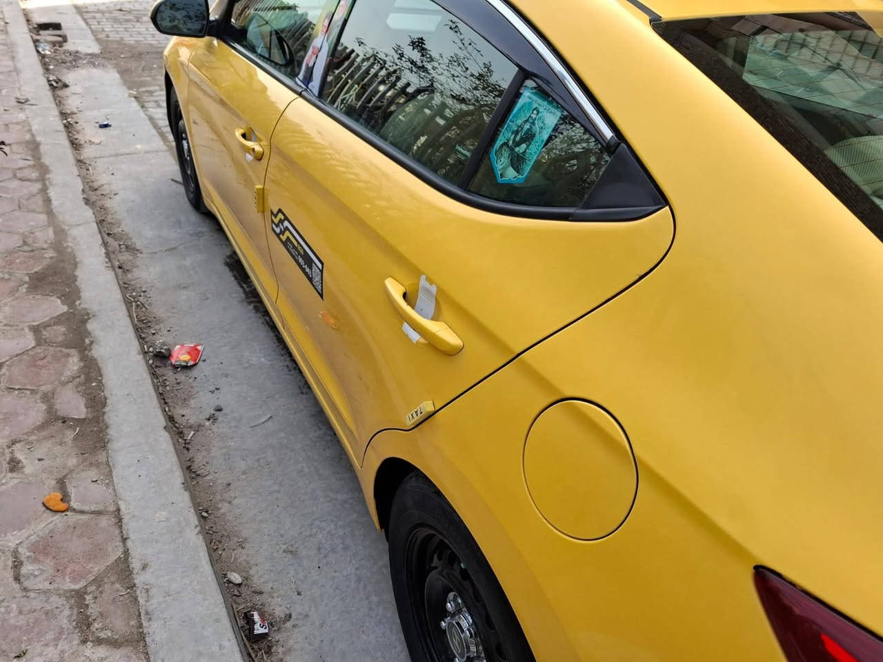 السلام عليكم
سيارة النترة ٢٠١٨ 
الحادث جاملغ وحافة البنيد لا دواخل ولا بيها اي شي 
للاستفسار ***********
