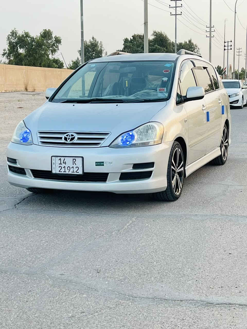 تويوتا ابصم موديل 2003 توويل اصل 
مكفوله 
رقم بصره بسمي سنويه مجدده ال //2031//
7 راكب 3 قطع تبريد 
السياره جديده وجاهزه من كلشي 
مكينه وكير جدد حداديه تخم تاير 
السعر //115// 
مكاني البصره
***********
