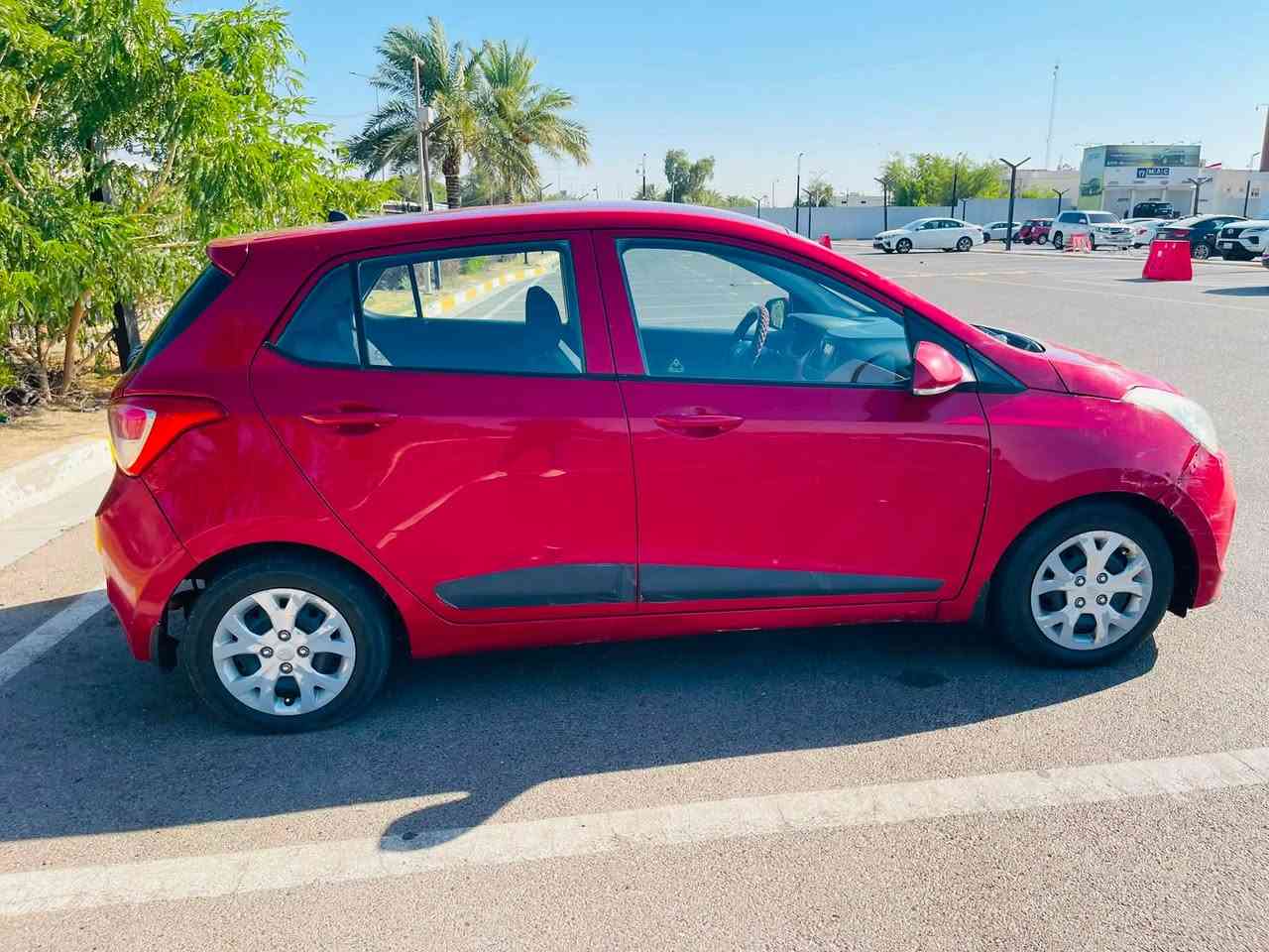 هونداي. I10 خليجية موديل 2016 بيها بارد بسيط. السونار مرفق مع البوست 
السعر 85$ وبيها مجال. 
مكانها بغداد. حي العامل 
***********
