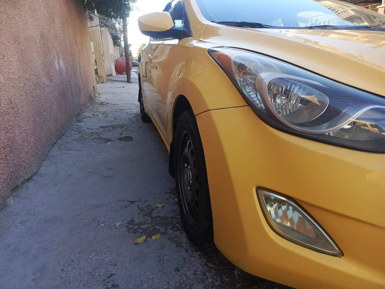 ‏سلام عليكم البيع هونداي إلنترا موديل 2012 وأرد امريكي حادث  بنيد مبدل وجاملغ معمر نفسة  اليبل وآحد سيارة جديدة وجاهزة من كلشي تبريد ثلج حدادية   كير ومكينة 2000مكفولات سنوية 2027 هيه غرامات مصفره سيارة أحله من صور السعر 102 وبيها
‏ مجال للاستفسار اتصال على الرقم *********** المكان بغداد الشعب
