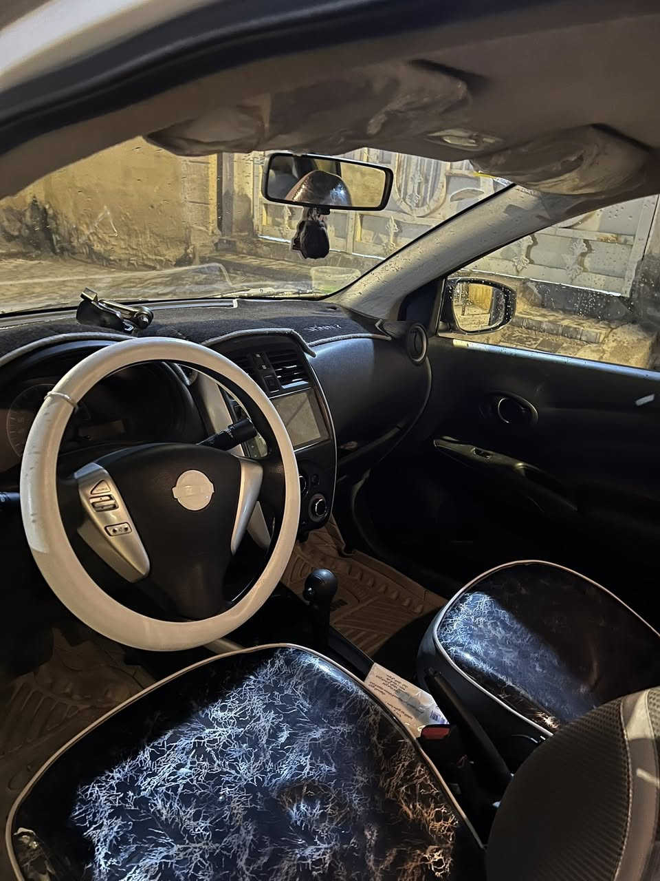 السلام عليكم نيسان سني مصري 2023
كفالة عامة ما عدة خسفة بسيطة موجودة بالصور مدوشمة ارضية وكشنات  ماشية 88 الف كير محرك تبريد كفالة العنوان القبلة حي الجامعة سعر 108 وبيها مجال
***********
