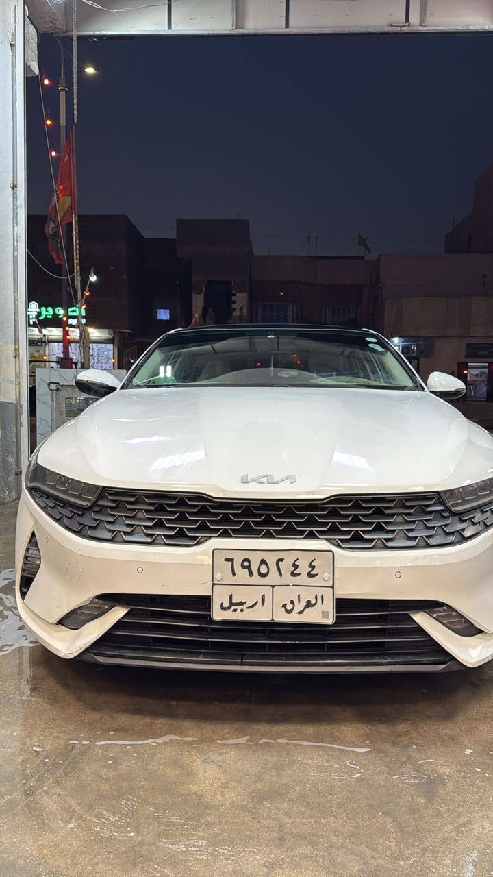 كي5 موديل 22خليجي
مكينه 2000دوش
فول مواصفات
بنوراما 
رقم أربيل سنويه 6اشهر وتنتهي
بيها بارد
ماشيه ٥٧الف السعر٢٠٠بيه مجال *********** مكان سياره بصره البصرة, العراق
