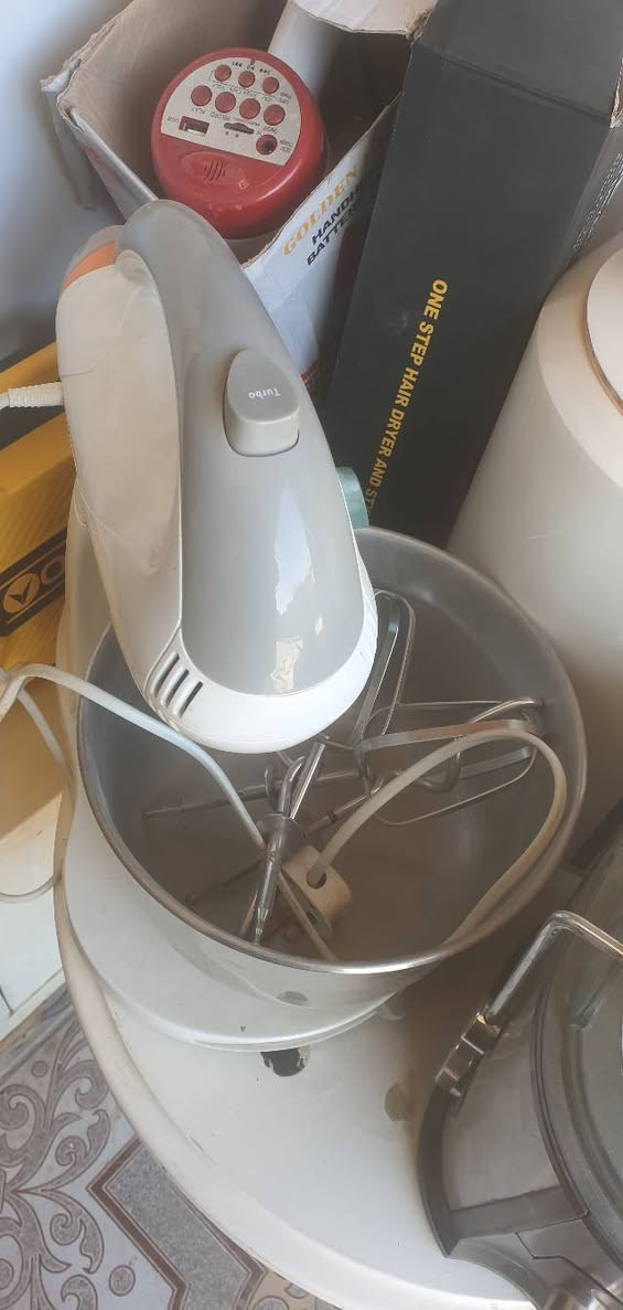 سلام عليكم اخواني واخواتي عندي هاي الغراض للبيع كلمن اوسعره المكان شطره الشعله قرب مطحنت جمعان محل بالات والسعر على الخاص اورقمي ***********
