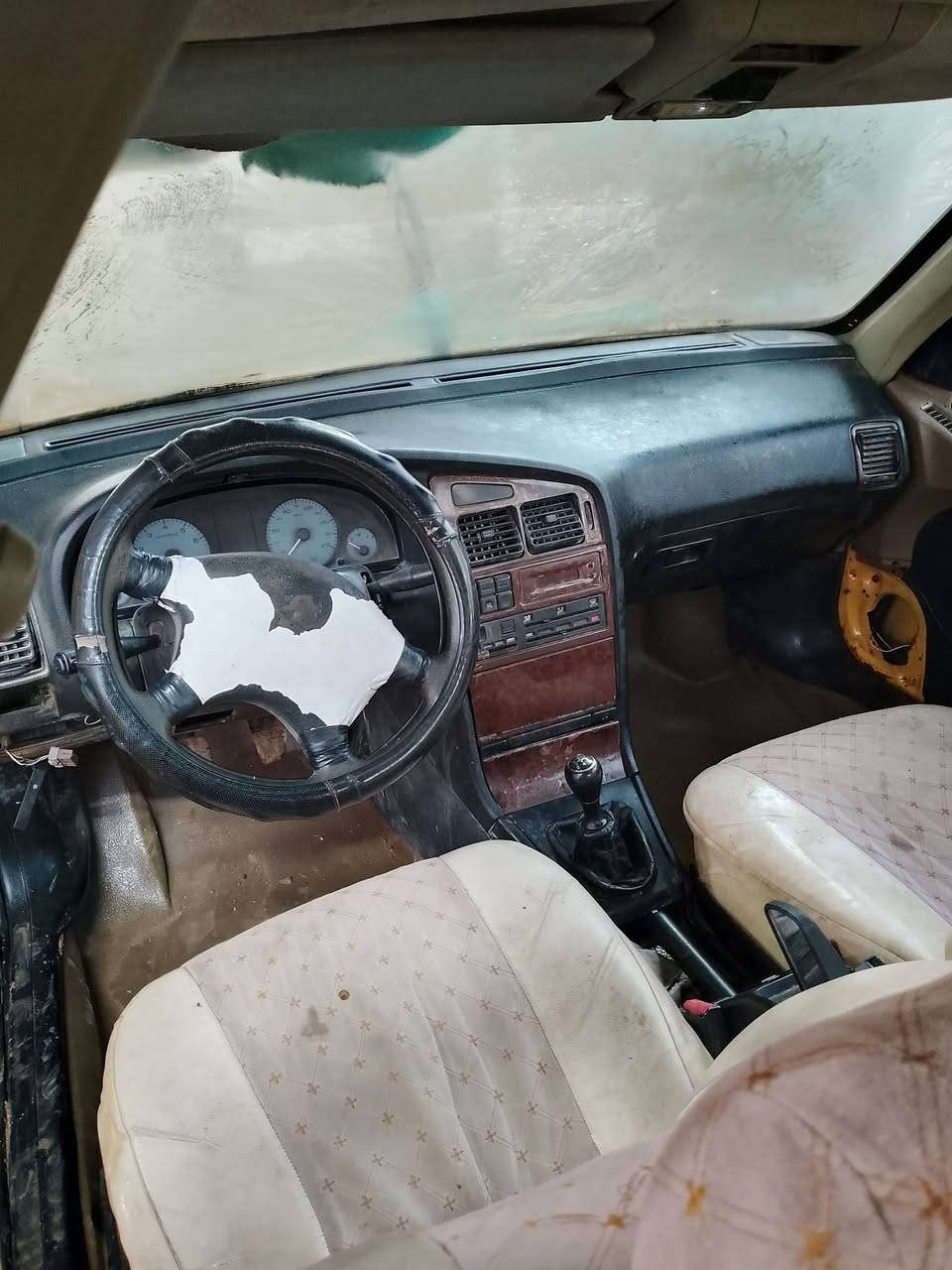 سلام عليكم بيجو بارص موديل 2015عوزه ترتيبات رقم بابل وعليه غرامات وهيئه رايده اب 25وشراي بي خير ويدلل مكان واسط النعمانية اتصال/***********حياكم الله
