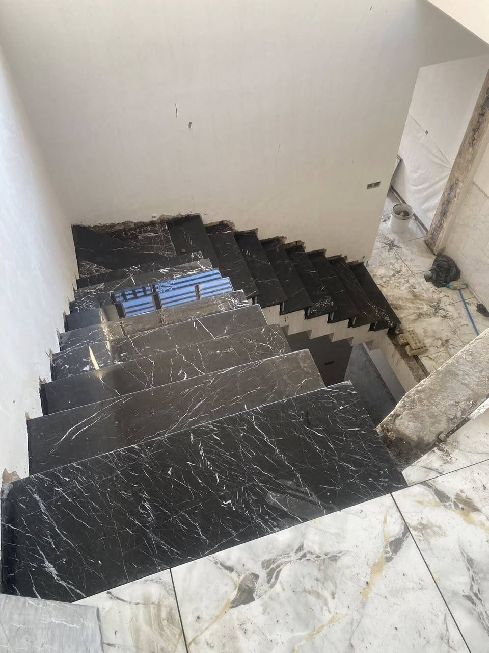 ‏سلام عليكم خلفة سيراميك جدران أرضيات مرمر￼ بورسلين بايات شغل درجة أولى بغداد***********
