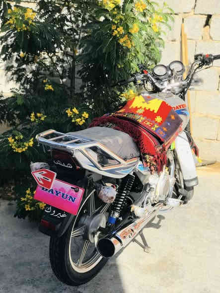 سلام عليكم دايون اللبيع موديل ٢٢اوراق ضاعن عدي  دراجه جديده انضف من صوره برقي مامفتوح منه ستفسار رقم ***********. سعر خاص فدوه اروحلك ال مو شراي لا تراسل جفيني شرك شراي احطك عله راسي 💁🏽
