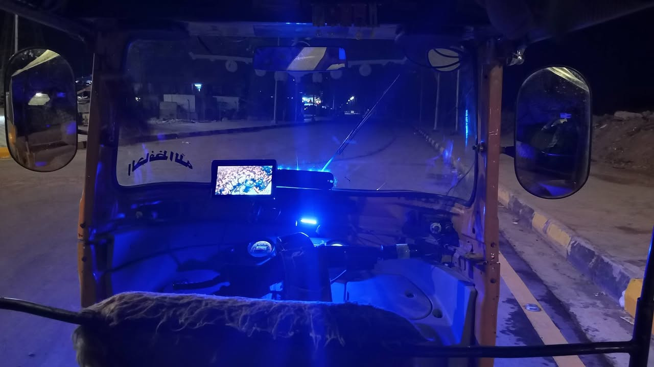 سلام عليكم
تكتك موديل 20 
رقم وسنويه بسمي 
مصبوغه عام 
السعر 6 وربع و بيه مجال حك الجيه
***********
