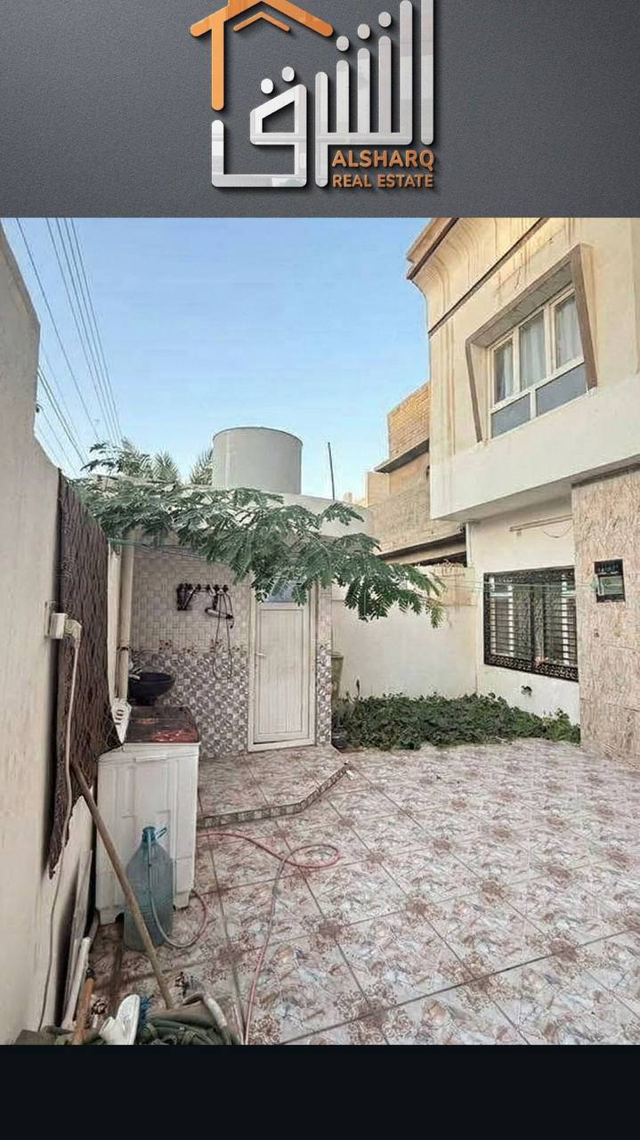 دار للبيع – بيع مستعجل جدًا
فرصة مميزة لامتلاك دار بطابو ملك وصرف بناء حديث (2016) في منطقة الواسطي، موقع هادئ ونظيف، مطل على شارع عبد الرحمن خلف صيدلية الواسطي.

المساحة: 218 متر
عدد الطوابق: 3 طوابق، وكل طابق يحتوي على الصحيات

التفاصيل:
• الطابق الأول: 3 غرف + مطبخ + استقبال + ترك عدد 2
• الطابق الثاني: 4 غرف (واحدة مع بلكونة) + صحيات + ترك
• الطابق الثالث: 3 غرف + سطح عدد 2 + صحيات
• صحيات خارجية + كراج سيارات كبير

💰 السعر: على الاتصال

📞 للتفاصيل والتواصل مع فريقنا:
***********

📍 عنواننا:
كركوك – طريق بغداد
عمارة الجدوع – مقابل راشي العرائس
