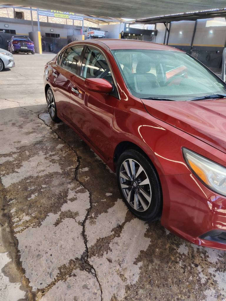 للبيع نيسان التيما 2017 SV محرك 2500 لون ماروني معروفة مواصفات الالتيما تشغيل عن بعد نقطة عمياء كشن السائق كهربائي سيارة التبريد والتدفئة لمس ماناقصها برغي خير من الله كلو شغال السيارة ضررها بسيط مرفق بالمنشور شرط الايرباكات سليمة ولا ايرباك ماطاك بجم كبس رقم أربيل مسطرة سنوية باسمي إلى حد 29  ضررها خلفي وخفيف للاتصال *********** أو *********** السعر 130 $العنوان موصل حي الملايين الأولى موصل, نينوى
