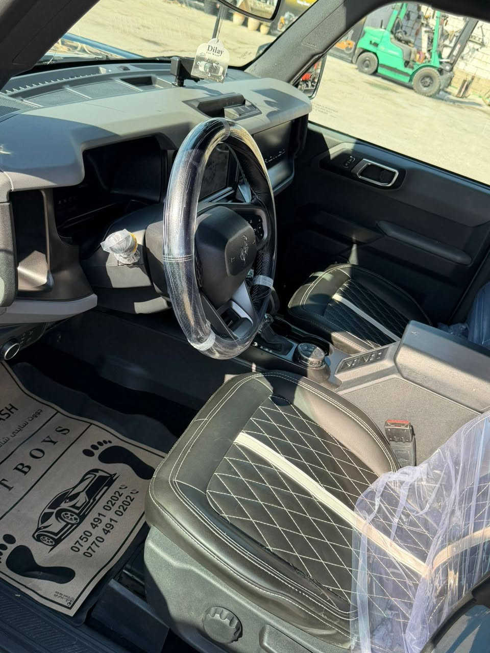 Ford Bronco 2022  
سێ دووگمە 
50 هەزار رۆیووە 
سەیارەکە یەک جاملغی سبوغە بەبێ ژوورێ 
باغی دەعامی بۆ دەعامی بەشەرت
گێر و مکینە کامل بەشەرت
نرخ 290 $ مجال 
شوێن هەولێر 
***********

فورد برونكو 2022
ثلاث أزرار
ماشية 50 ألف
السيارة فيها ضربة واحدة مُصَبَّغة بدون صبغ
الباقي من الدعمة إلى الدعمة بحالة ممتازة
القير والمكينة بحالة ممتازة
السعر 290$ قابل للتفاوض
الموقع: أربيل
*********** أربيل, العراق

