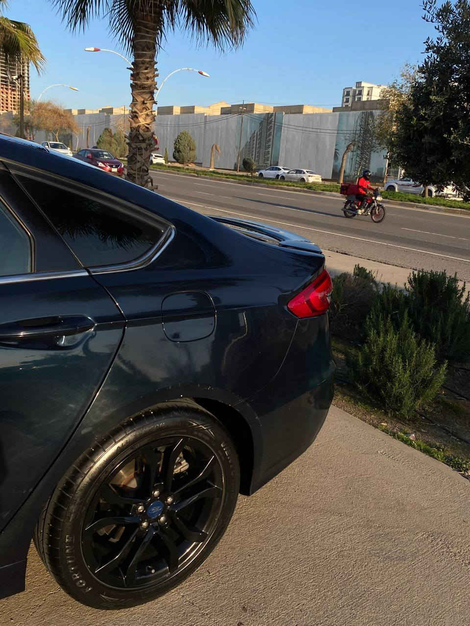 سلام عليكم 
للبيع فورد فيوجن موديل 2020
مواصفات SE
عداد 96 الف
حجم محرك 1500 تيربوو
استخدام شخصي على ايد واحد سياره
مكفولة من گير محرك حدادي و كهربائيات 
سيرفس كامل مكمل جديد من شريكة القاصد
باتري و طايرات جديد
سيارة وارد امريكي بيها شبرين صبغ جوة قبغ بنزين يعني شويه بس هلال جاملغ ورا سائق بدون دواخل بدون ايرباك سيارة مكفول بعد حتى دعاميات و مكفول تعديل او شخط 
سنويه بأسمي بعدها ما منتهي شرط تحويل مباشر
مكان سيارة اربيل
رقم موبايل:*********** أربيل, العراق
